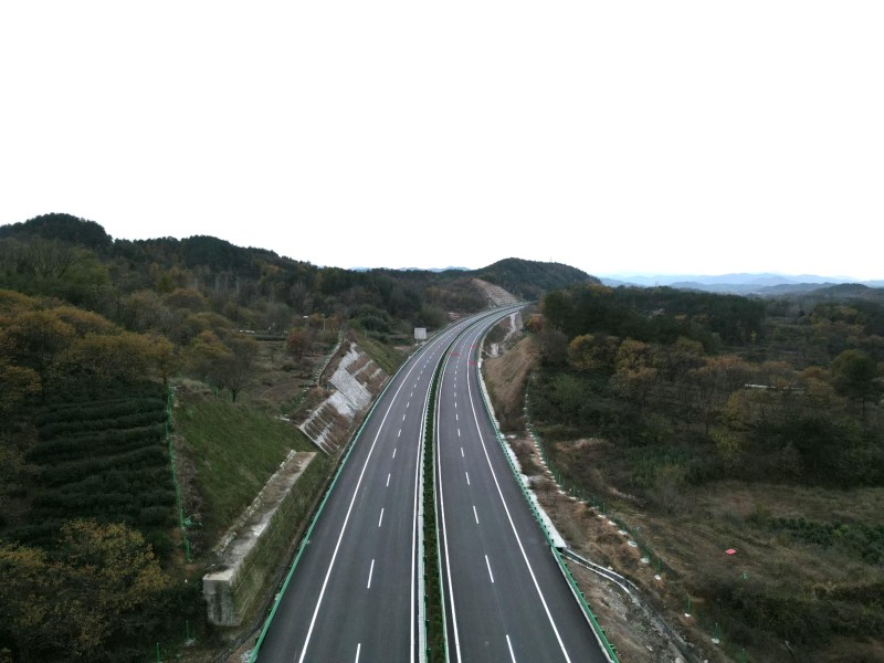 4、陽(yáng)新高速商城至豫鄂省界段一期工程.jpg