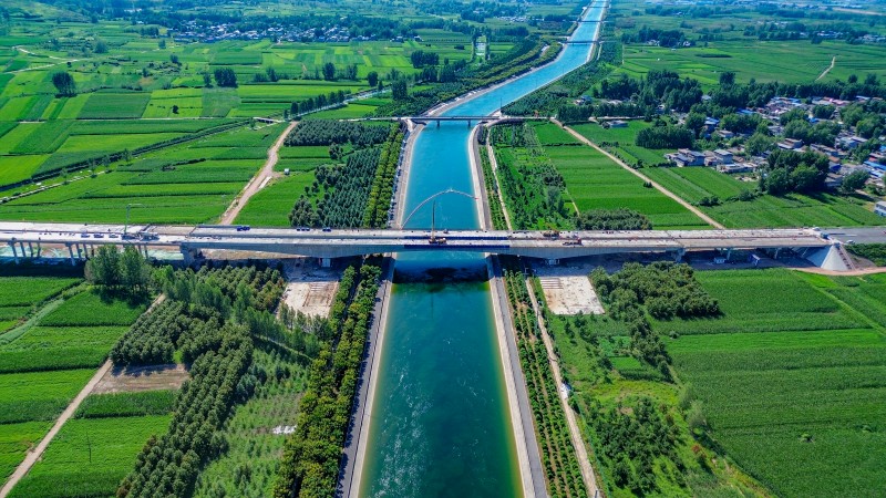 5、焦唐高速汝州至方城段項(xiàng)目跨南水北調(diào)大橋.jpg