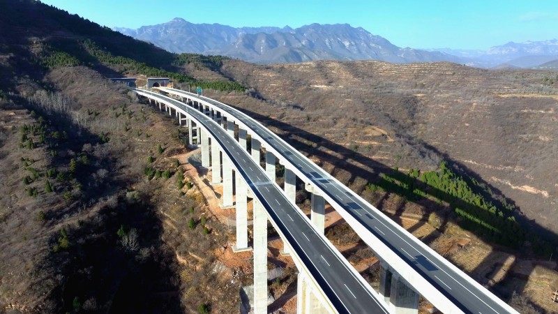 6、沿太行高速安陽(yáng)段后峪溝大橋.jpg