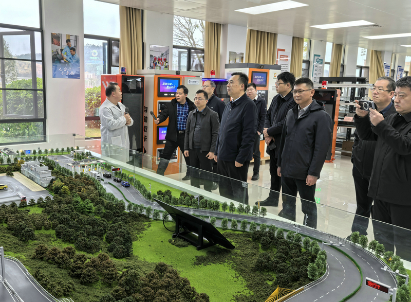 參觀廣西交投計(jì)算中心_1.jpg